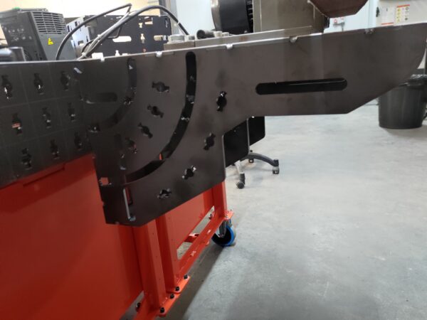 Une equerre 500x300x150mm EKI montée en extension